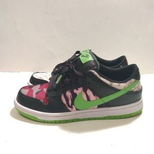 Nike dunk low camo
